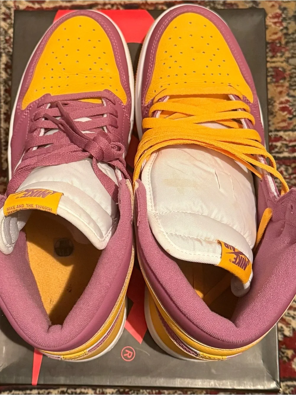 Jordan 1 Retro High OG Brotherhood- Sneakers in Pink, Yellow & White